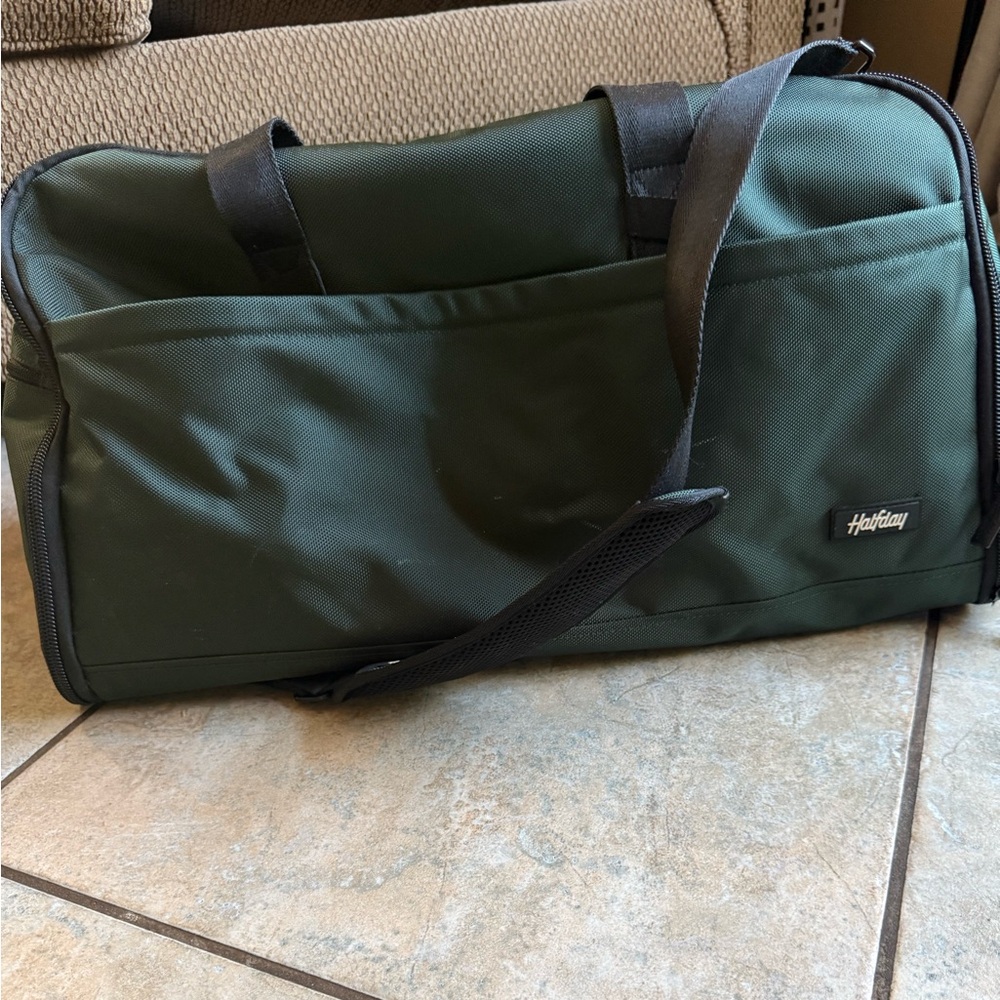 Forest Green Men's Duffel Bag ; The Premium Garment Duffel 45L